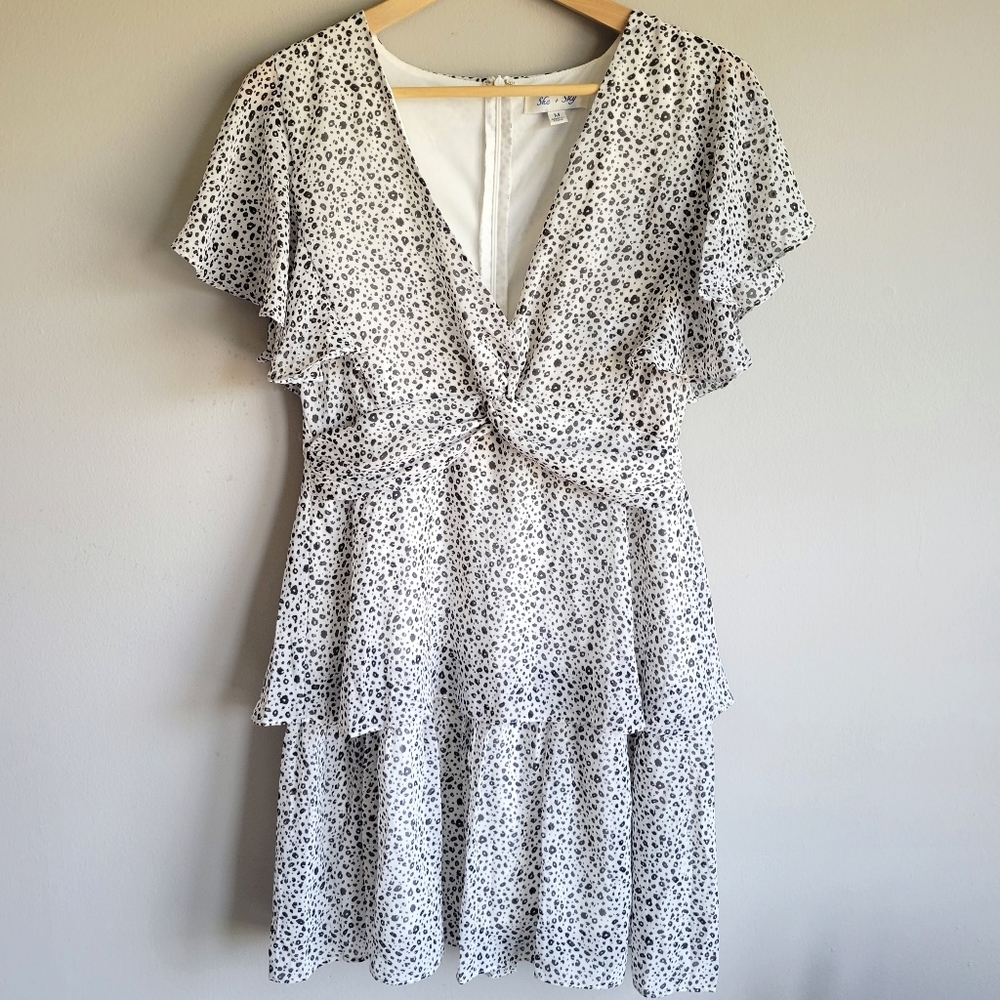 She + Sky Printed Tiered Flutter Sleeve V-Neck Sundress size medium